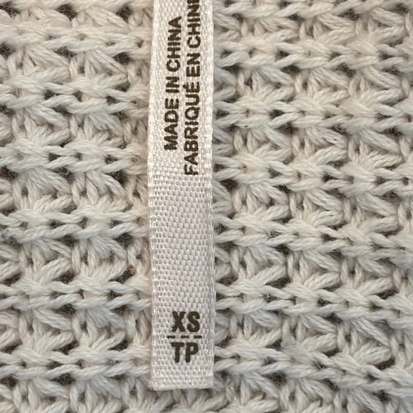 Free People Moonshine Over-Sized Cream Cold Shoulder Sweater,  Cable Knit Top XS - Picture 7 of 8